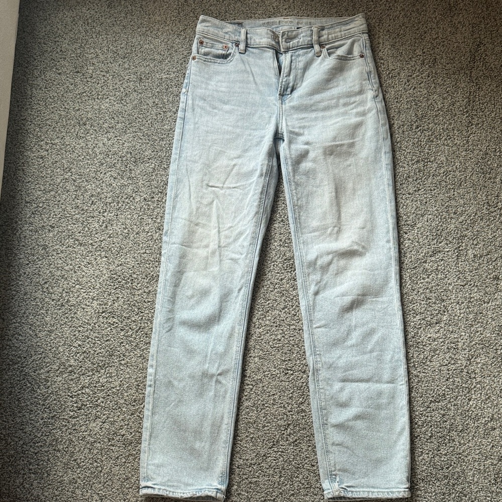 American Eagle Outfitters Super High Rise Straight Jean - light wash
